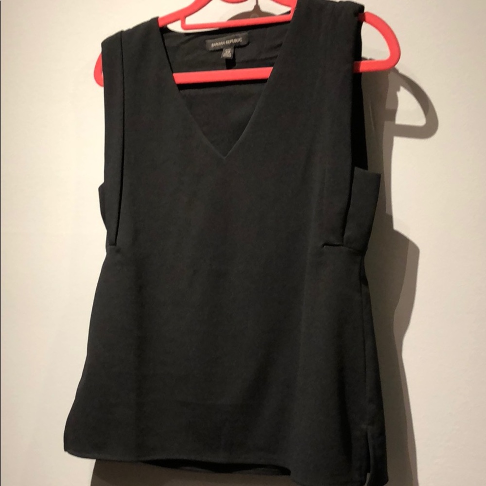 Banana Republic Petite Sleeveless Top